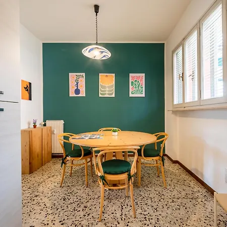 Galvani For 4-5 People